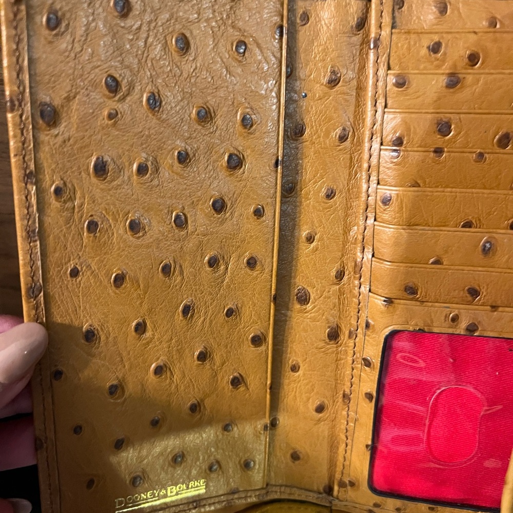 Dooney & Bourke Ostrich Continental Wallet in Caramel PERFECT CONDITION - Picture 7 of 9
